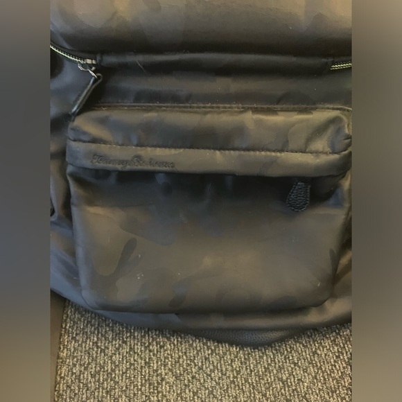Tommy bahama dark camouflage black & grey multi pocket backpack! - Picture 5 of 13